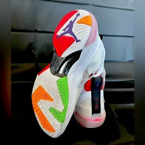 Jordan 37 Hare 2022 Size 11.5 Mens/ 12 Womens